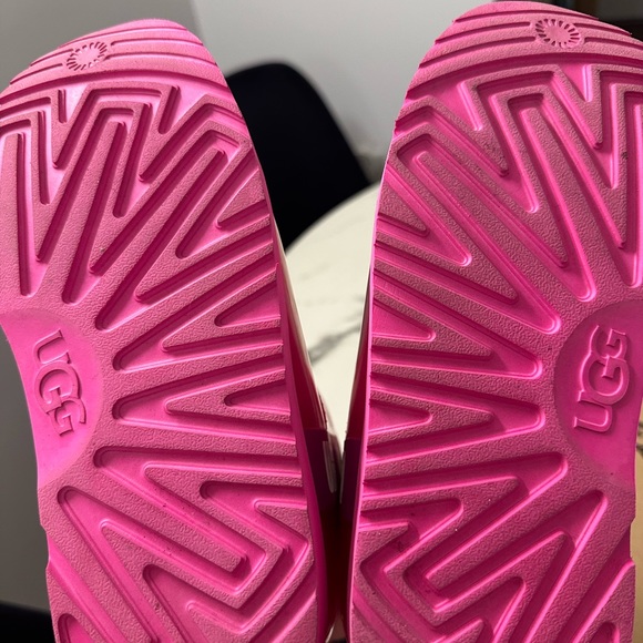 Kids class mini clear UGG comes with original box - Picture 5 of 6